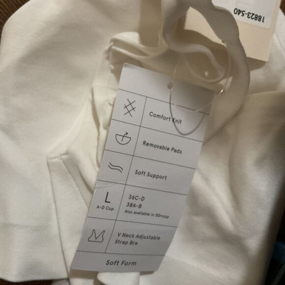 True & Co. Women's Soft Form V Neck Bra - Picture 6 of 6